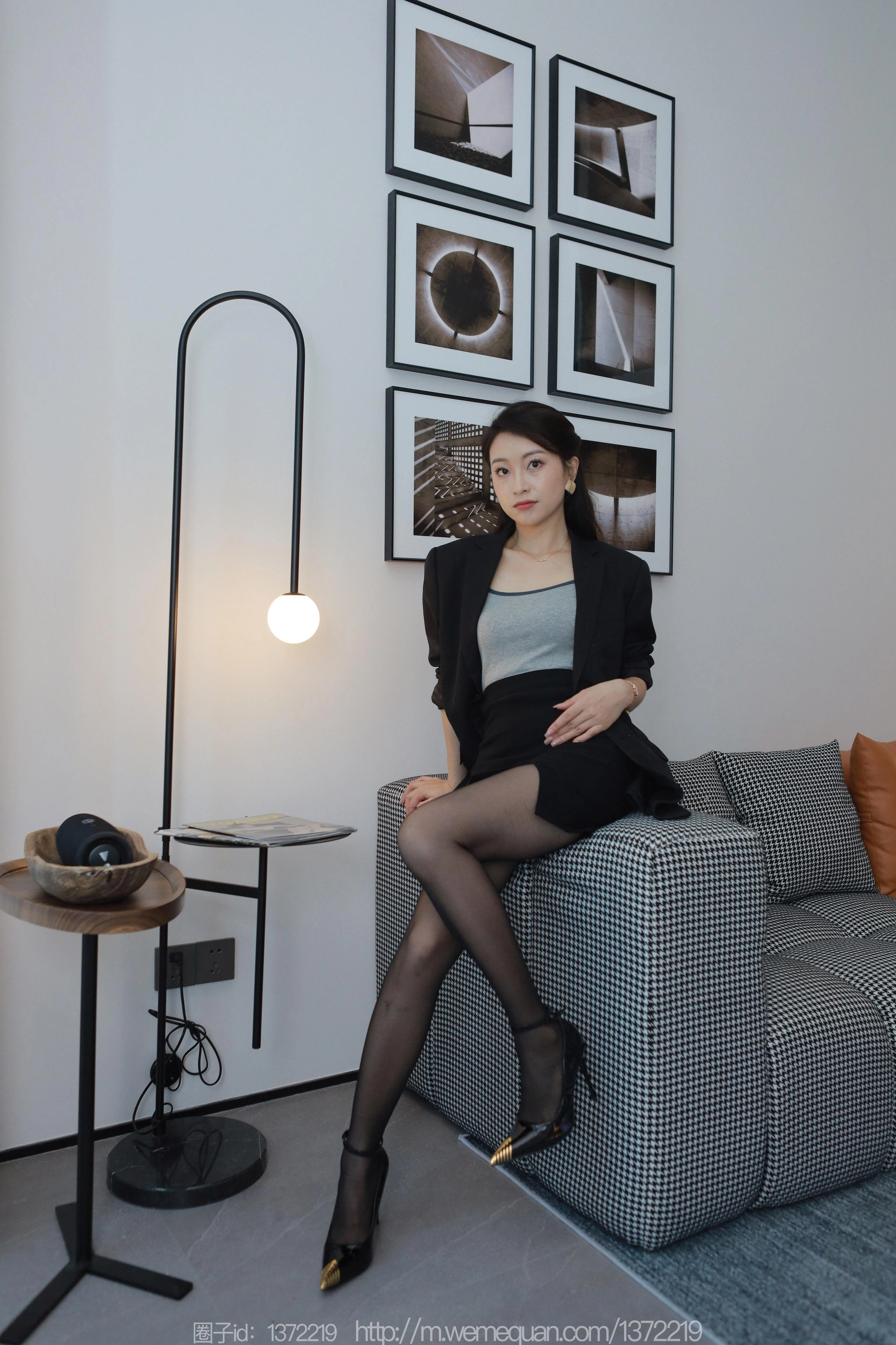 [IESS异思趣向] 2023.07.27 丝享家 1491 小婕《黑金高跟鞋》 2